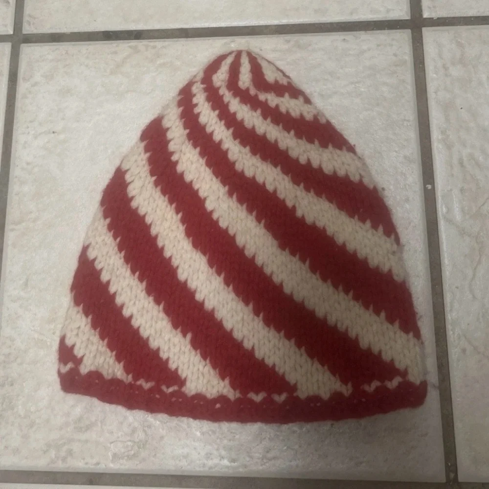 Vintage Y2K 2003 Gap Kids 100 Lambswool Beanie Hat Holiday Red Stripe Winter